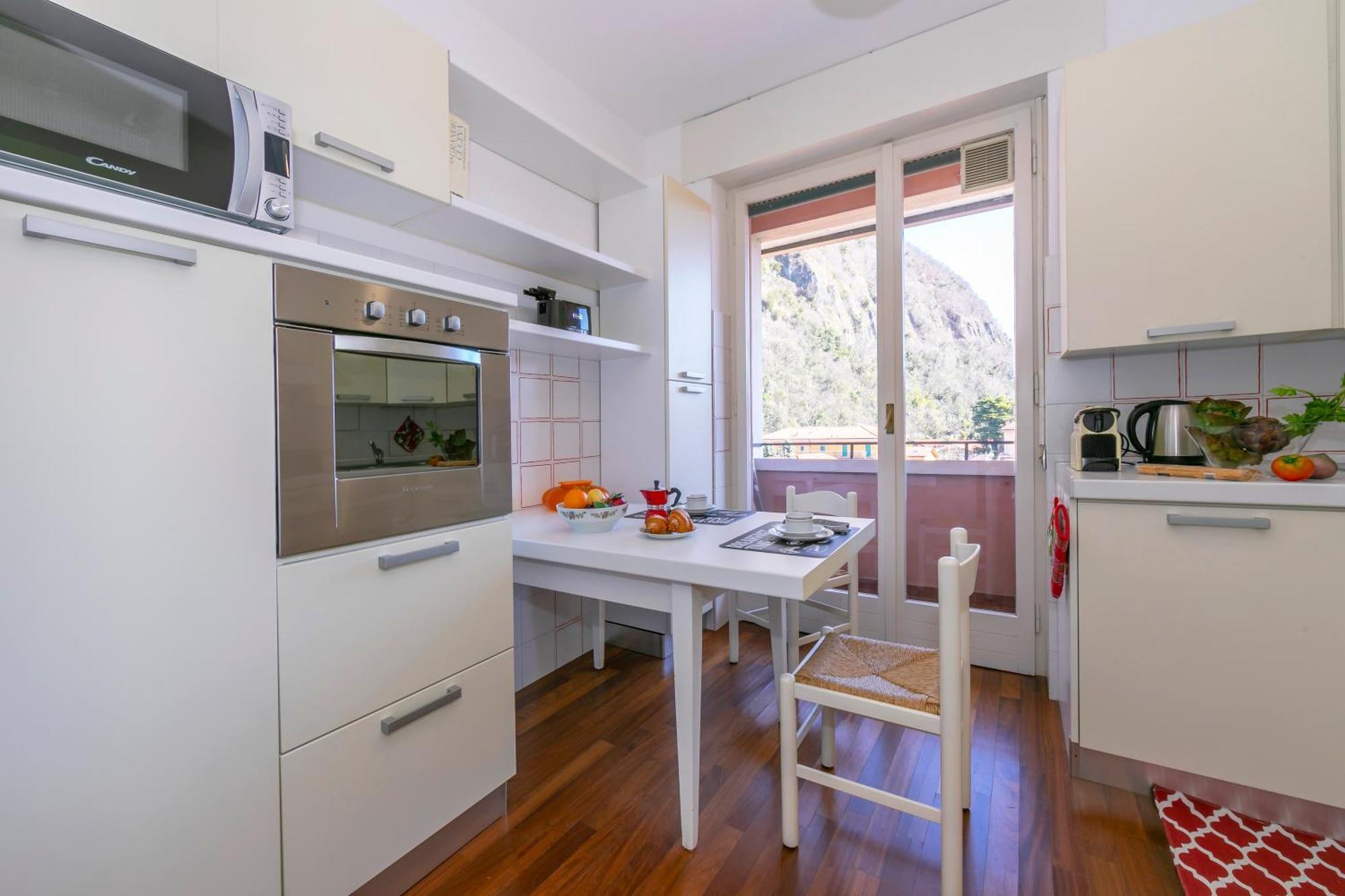 Appartamento Il Golfo Lake View - Happy Rentals ラヴェーノ エクステリア 写真