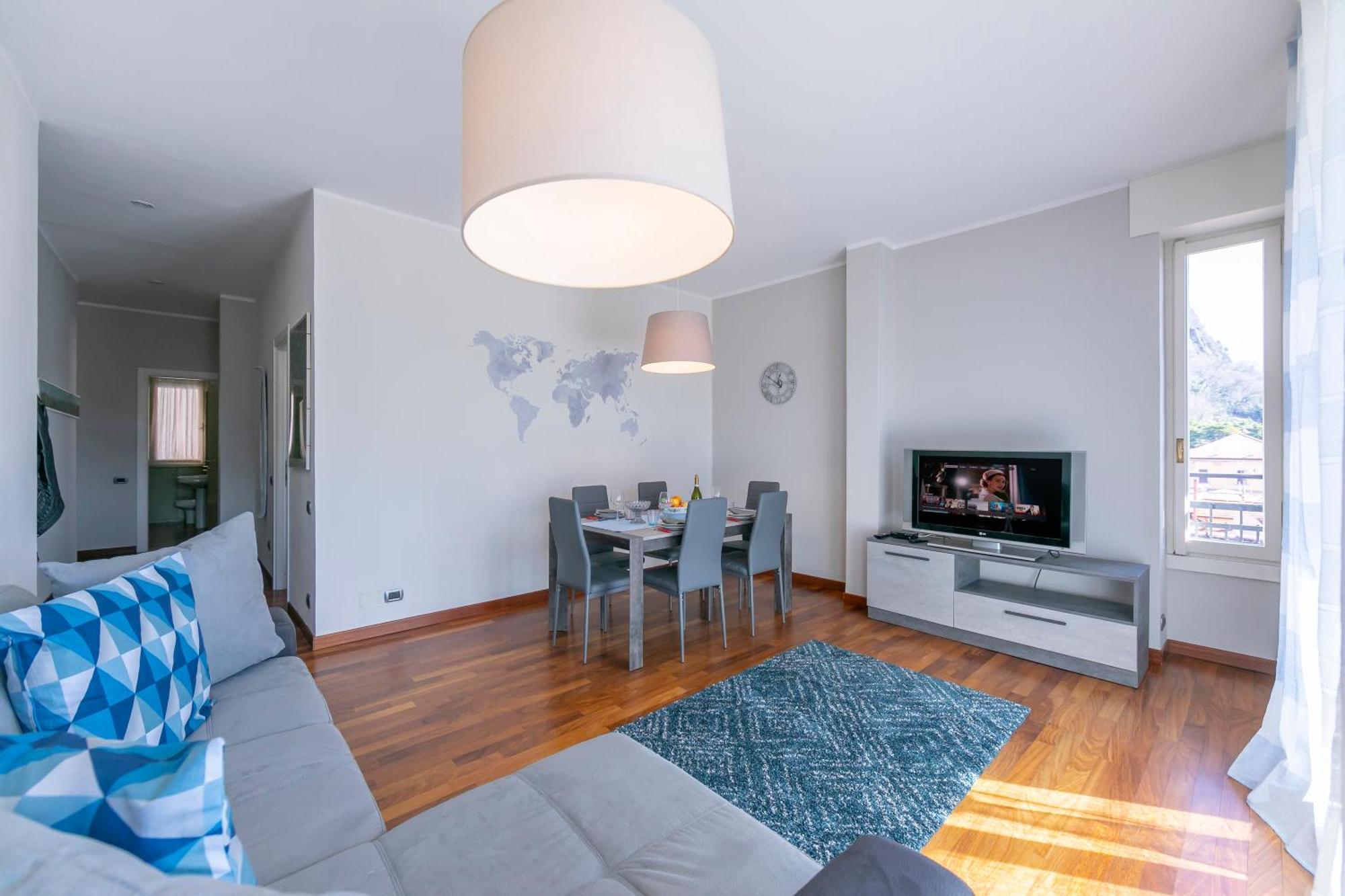 Appartamento Il Golfo Lake View - Happy Rentals ラヴェーノ エクステリア 写真