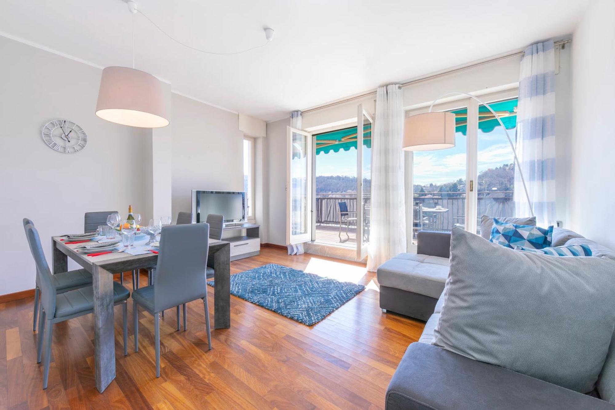 Appartamento Il Golfo Lake View - Happy Rentals ラヴェーノ エクステリア 写真