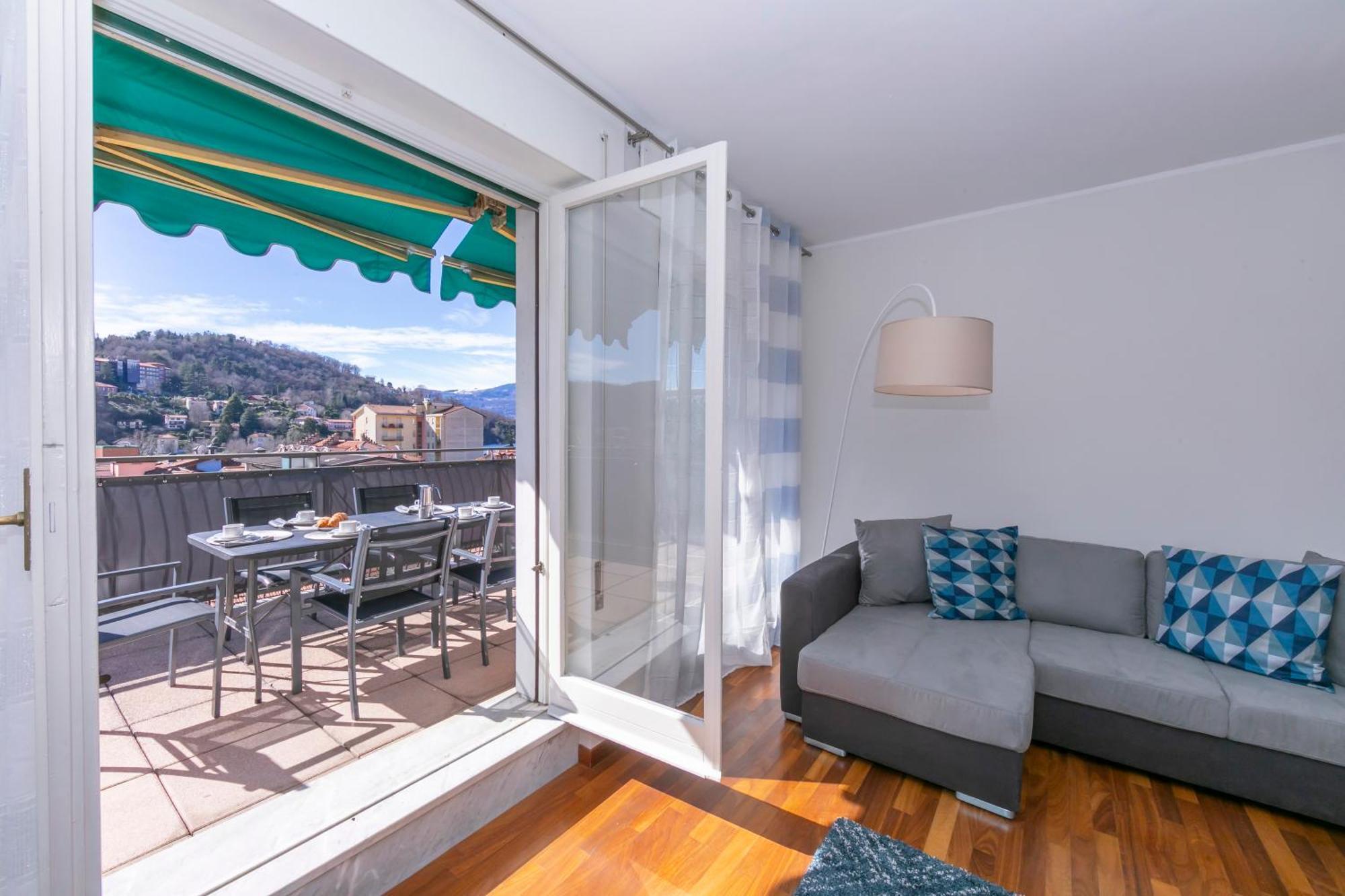 Appartamento Il Golfo Lake View - Happy Rentals ラヴェーノ エクステリア 写真