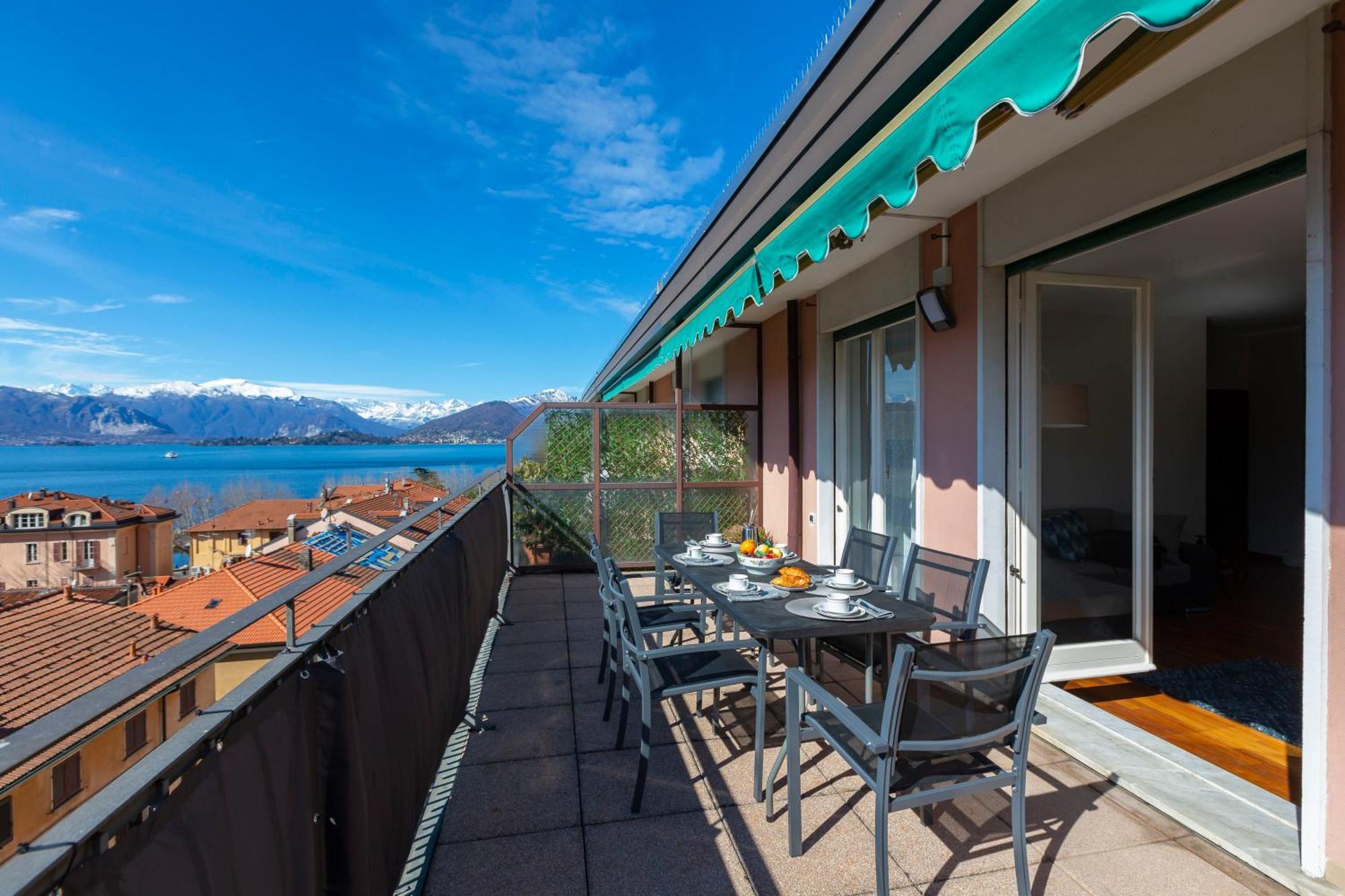 Appartamento Il Golfo Lake View - Happy Rentals ラヴェーノ エクステリア 写真